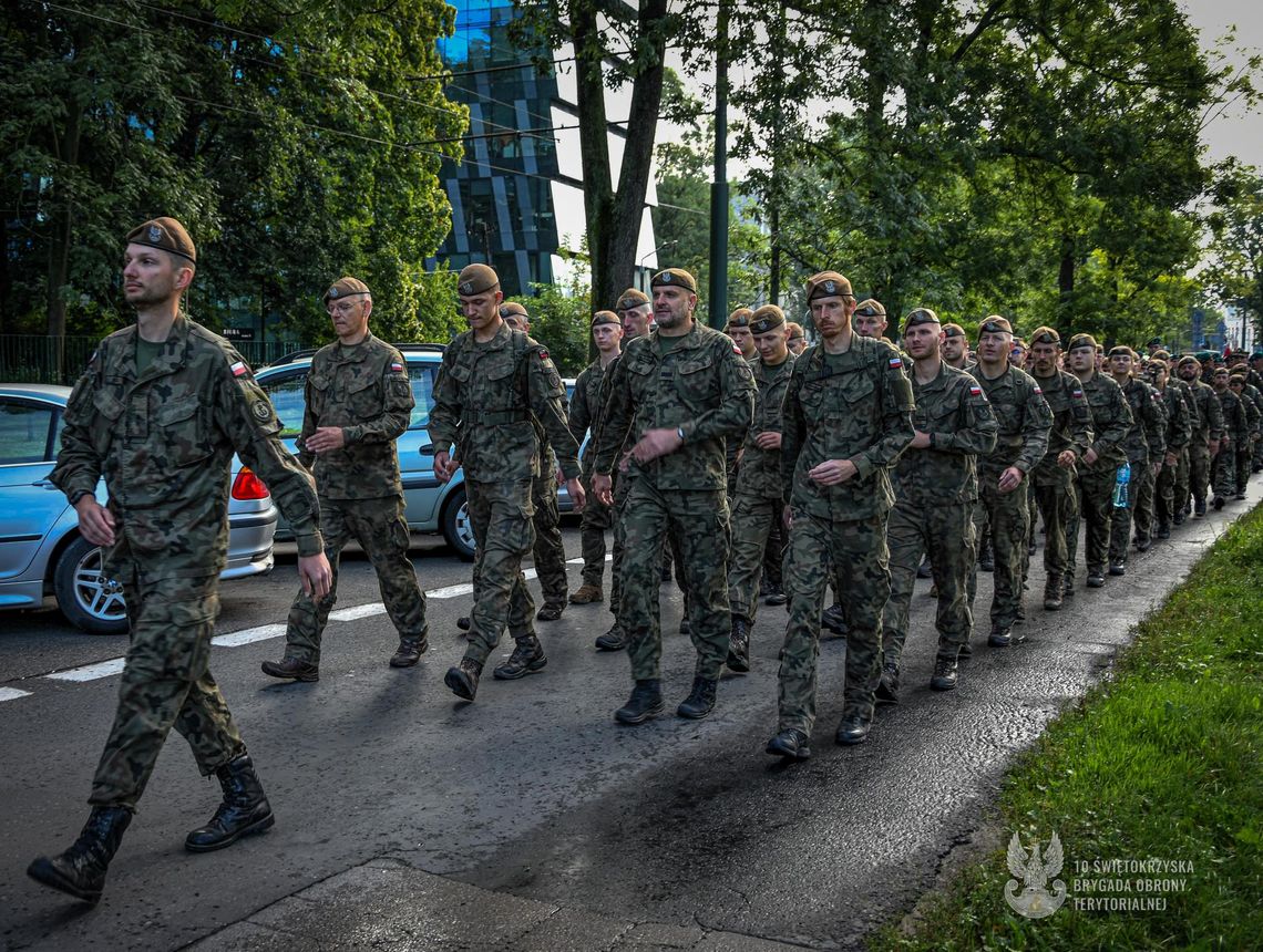 Tertytorialsi maszerują w „KADRÓWCE”