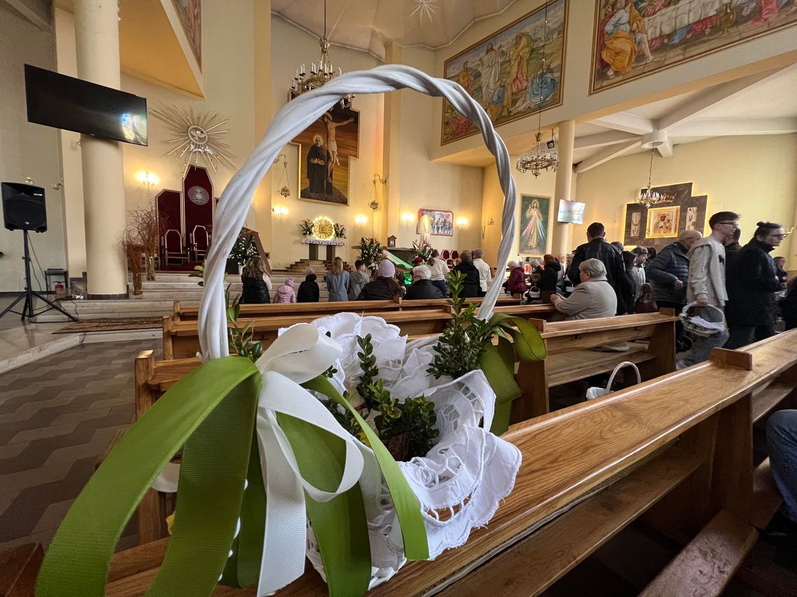 Tradycja wiary w koszyku- skarżyszczanie poświęcili pokarmy