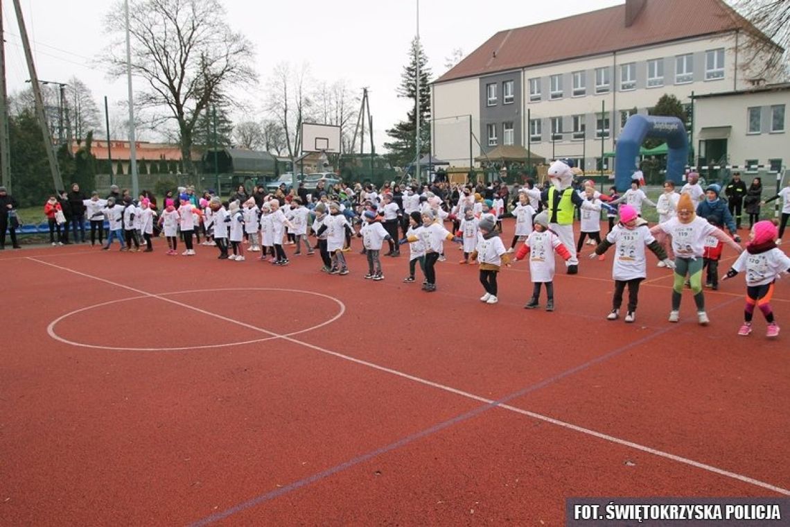 Tropem Wilczym z włoszczowskimi policjantami 