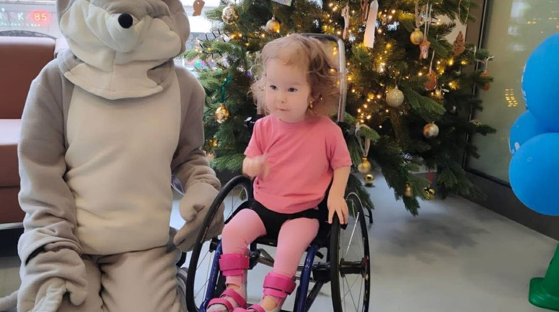 Trzyletnia Laura potrzebuje nowego wózka. Rodzina prosi o pomoc Trzyletnia Laura potrzebuje nowego wózka. Rodzina prosi o pomoc