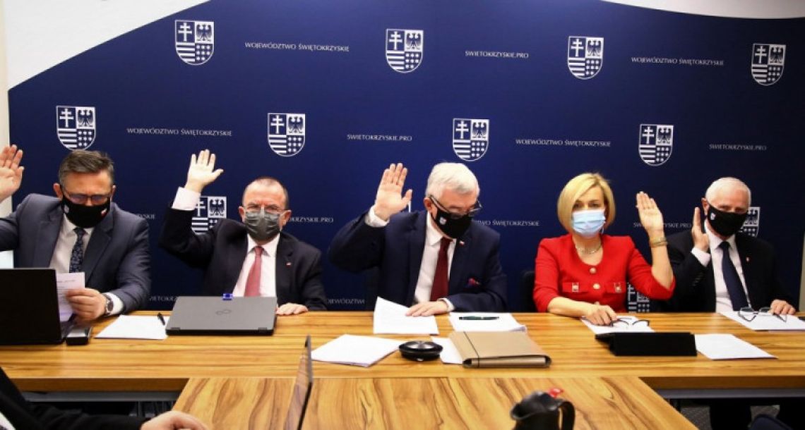 Unijne wsparcie dla świętokrzyskich uczniów i seniorów 