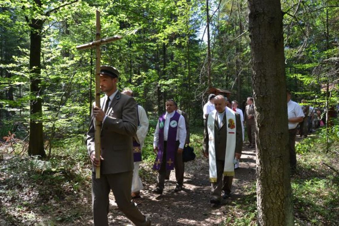 Leśnicy obchodzili uroczystości upamiętniające zamordowanych mieszkańców wsi Michniów, 100-lecie Bitwy Warszawskiej oraz 140-lecie Regionalnej Dyrekcji Lasów Państwowych w Radomiu