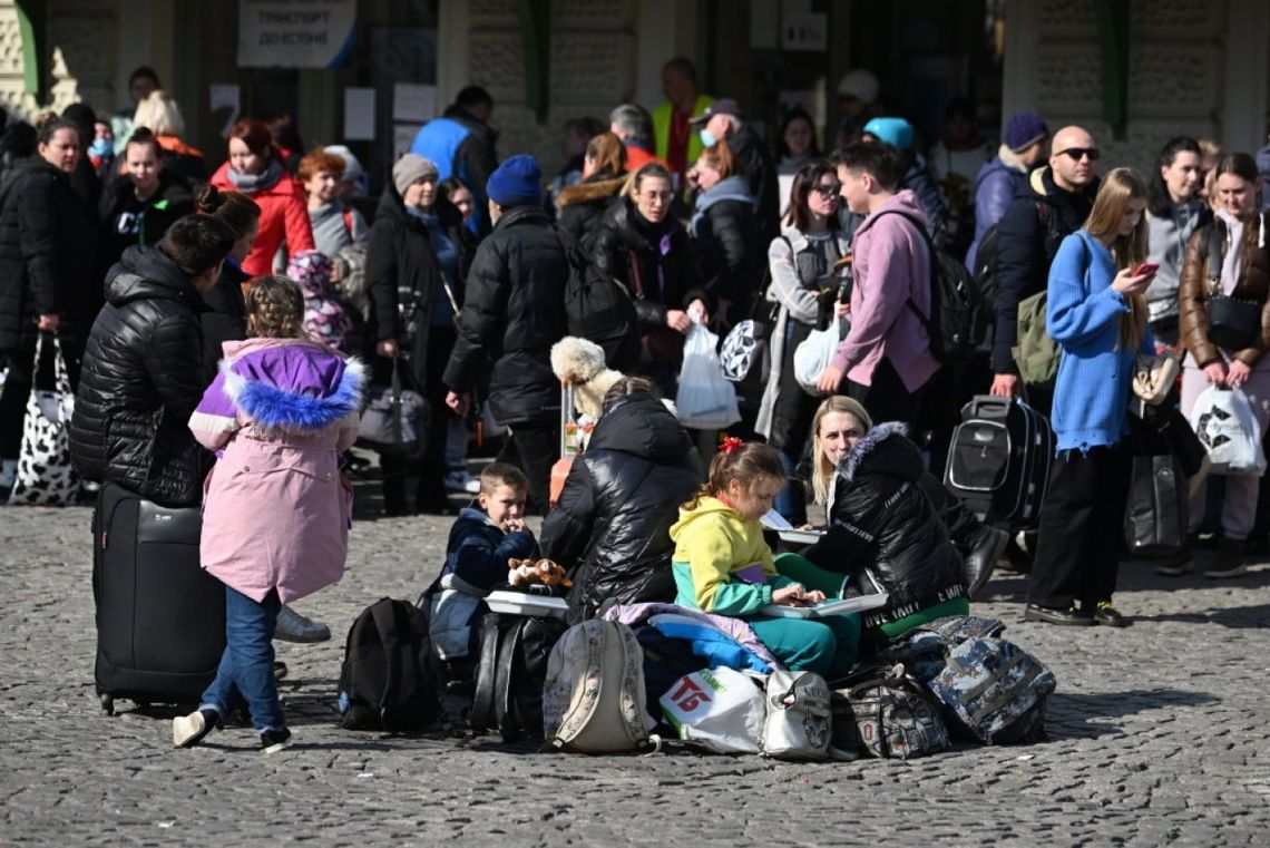 Urzędy rozpoczynają przyjmowanie wniosków o nadanie obywatelom Ukrainy numeru PESEL