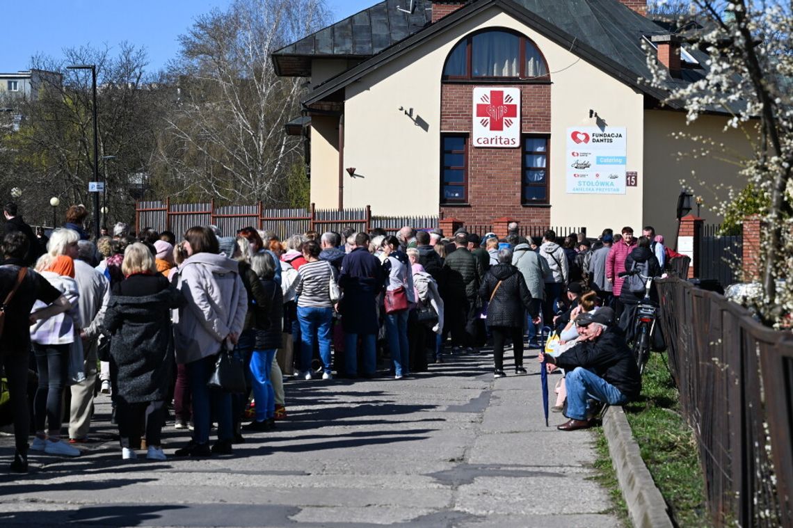 W 2024 r. zmniejszył się zasięg zagrożenia ubóstwem skrajnym w Polsce