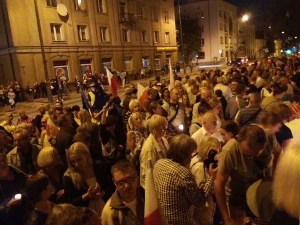 W Kielcach odbył się kolejny protest w obronie sądów W Kielcach odbył się kolejny protest w obronie sądów