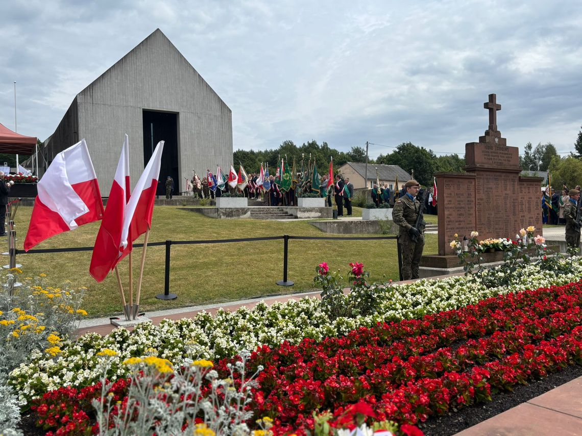 W Michniowie uczczono ofiary niemieckich pacyfikacji polskich wsi W Michniowie uczczono ofiary niemieckich pacyfikacji polskich wsi