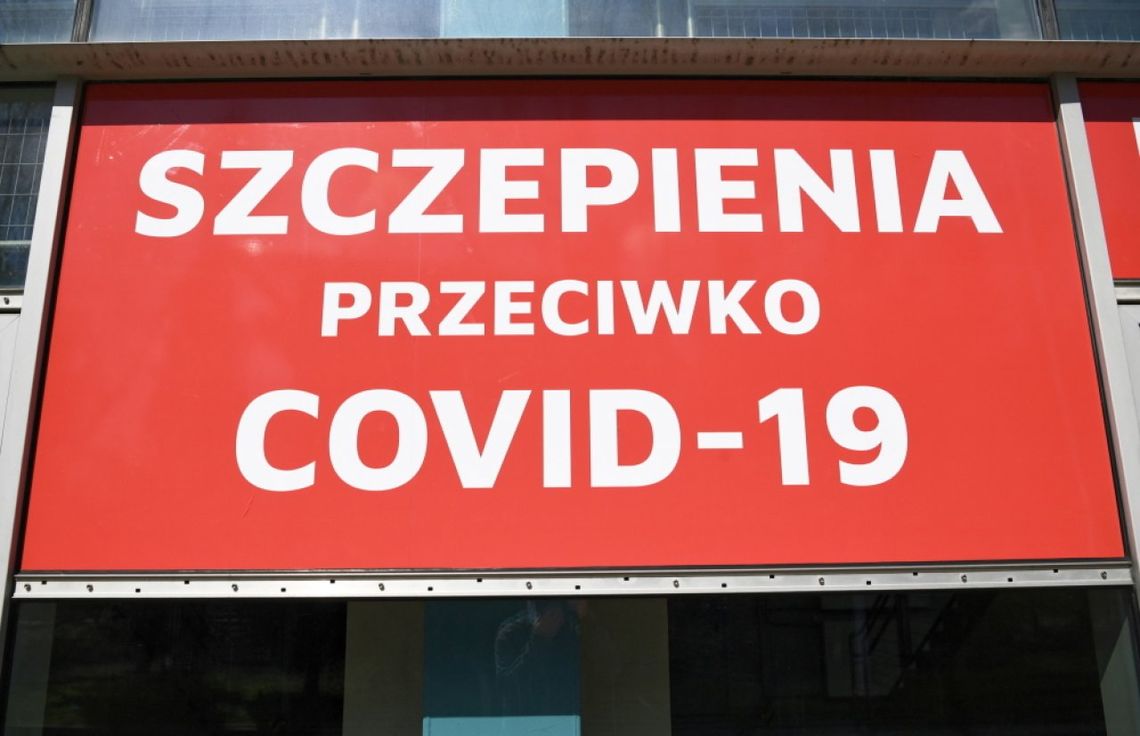 W pełni zaszczepionych w Polsce jest 2,4 mln osób
