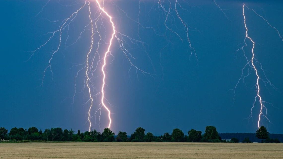 W sobotę wieczorem gorąco, burze i deszcz