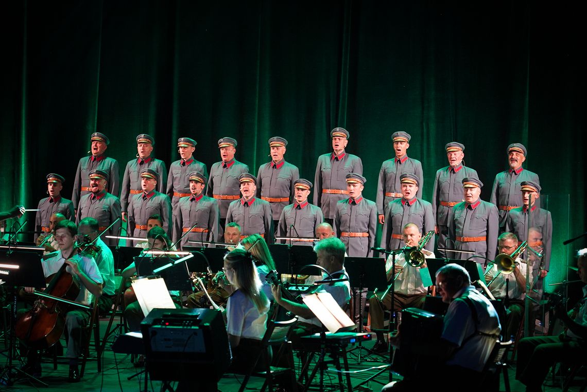 Widowisko pełne szlagierów