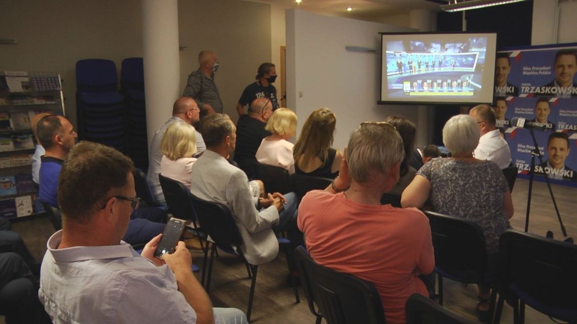 Wieczór wyborczy w sztabie Rafała Trzaskowskiego w Kielcach