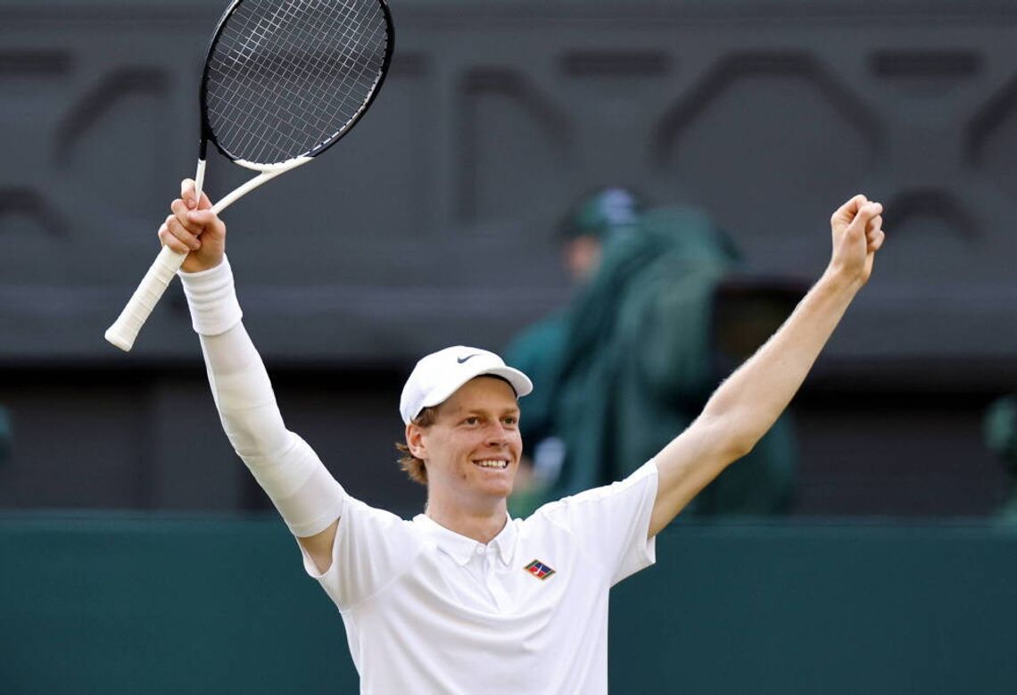 Włoch Jannik Sinner pokonał Hiszpana Carlosa Alcaraza w finale Wimbledonu