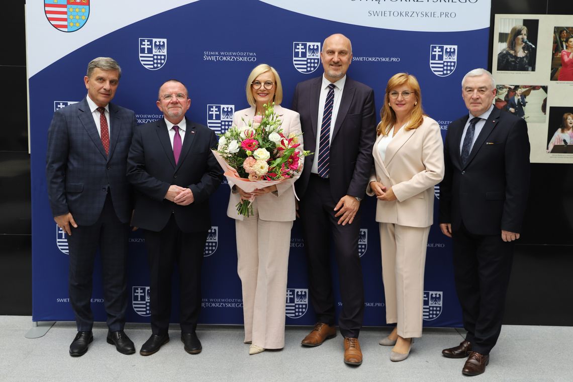 Wotum zaufania i absolutorium dla Zarządu Województwa Świętokrzyskiego Wotum zaufania i absolutorium dla Zarządu Województwa Świętokrzyskiego