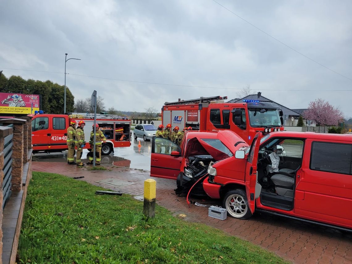 Zderzenie dwóch aut w Końskich