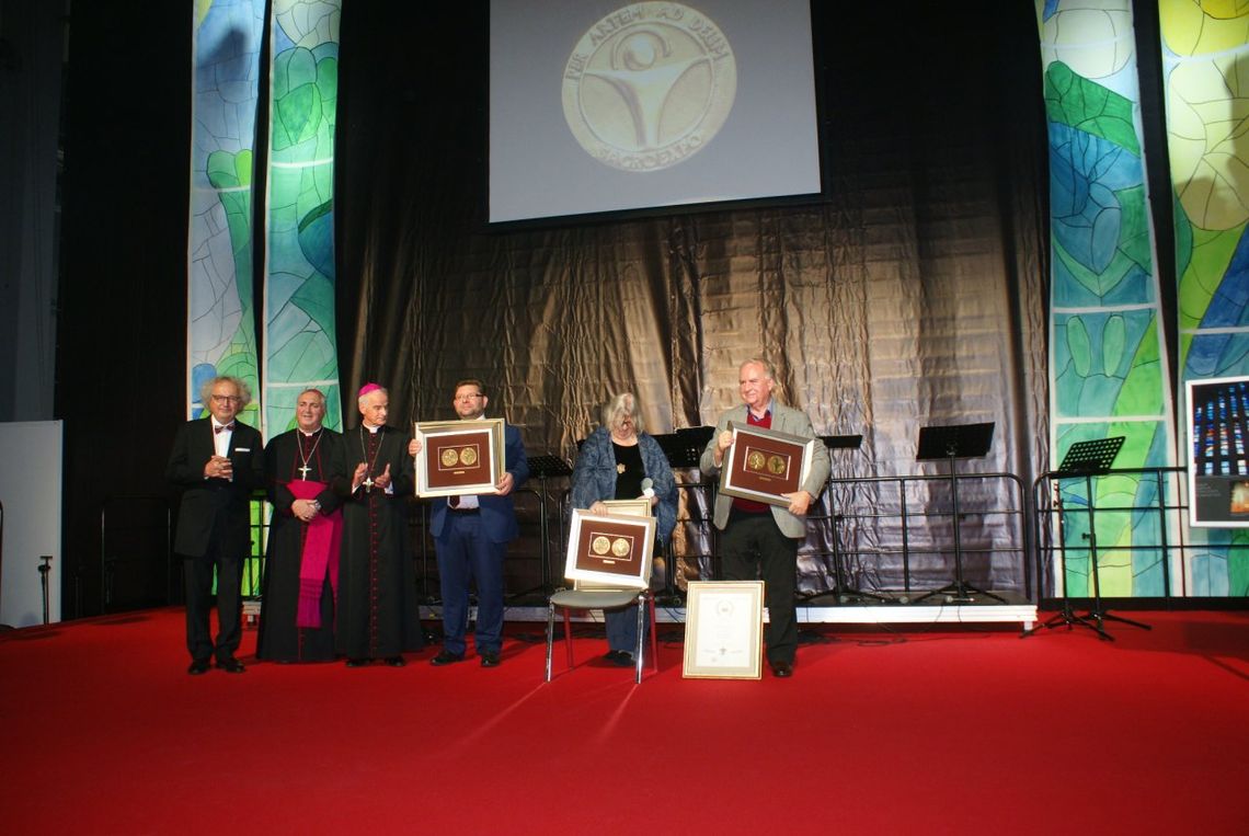 Zgłaszanie kandydatów do nagrody Per Artem Ad Deum 2021 Zgłaszanie kandydatów do nagrody Per Artem Ad Deum 2021