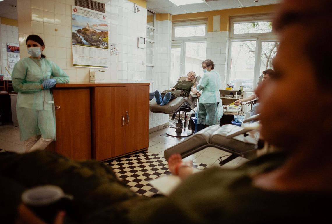 Żołnierze walczą z koronawirusem i oddają krew. Ty też możesz pomóc