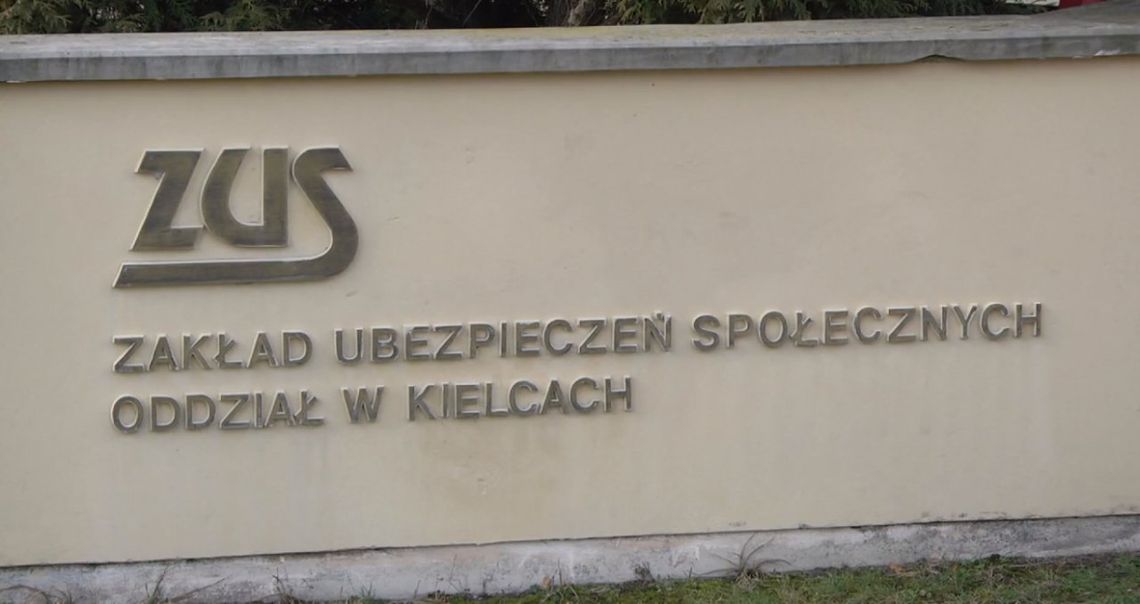 ZUS: rośnie zainteresowanie bonem turystycznym