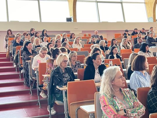 “Młodzież w nieprzewidywalnym świecie. PorozmawiajMY” - panele dyskusyjne w Akademii Nauk Stosowanych