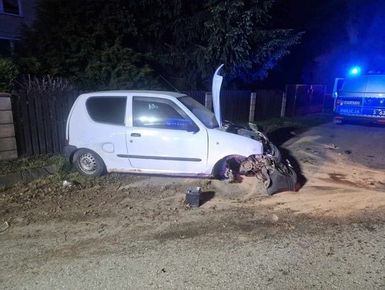 Auto uderzyło w przepust drogowy - Suchedniów 10.05.2024