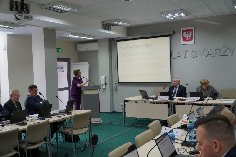 LVIII sesja Rady Powiatu Skarżyskiego - sprawozdanie z programu naprawczego szpitala 